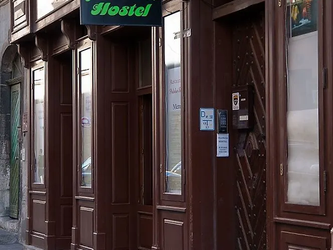 Flower بيت شباب كراكوفيا