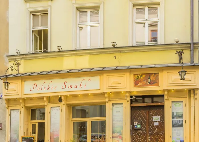 Flower بيت شباب كراكوفيا