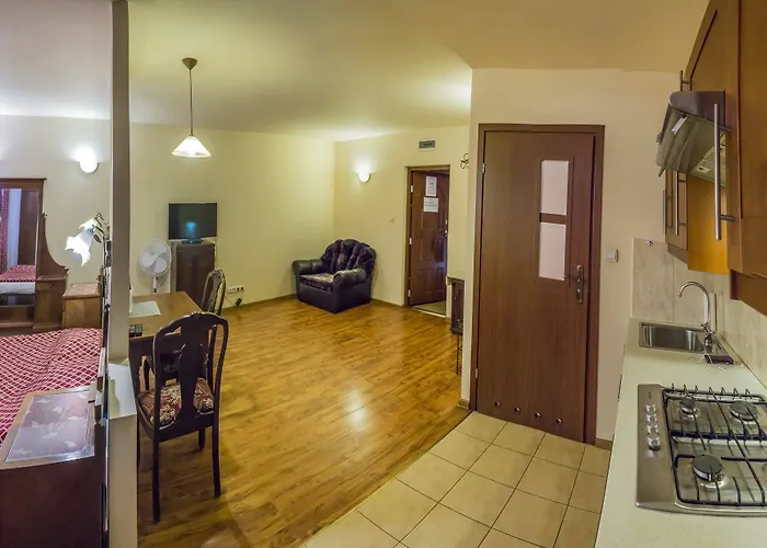 Flower بيت شباب كراكوفيا